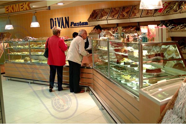 <p>
	Divan Patisserie</p>
