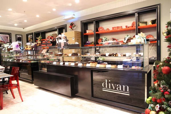 <p>
	Divan Patisserie</p>
