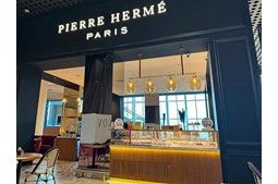 S2000 Signature at Pierre Herme Istanbul Airport Branch